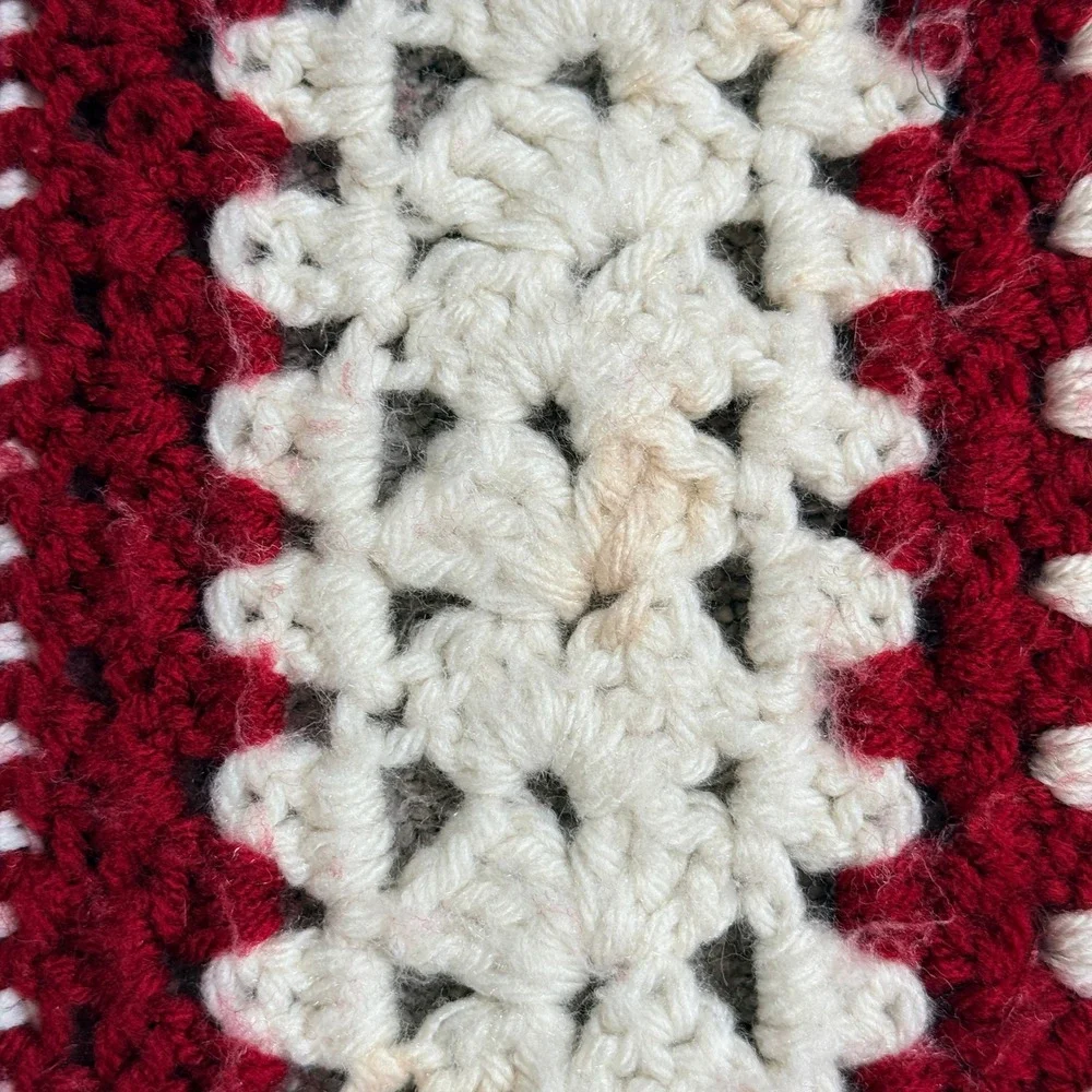 Handmade Unisex Vintage Crochet Afghan Striped Scalloped 45x64‎ Red Cream Knit